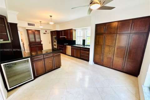Condominio en alquiler en Coral Gables, Florida, 3 dormitorios, 195.09 m2 № 1993790 - foto 25
