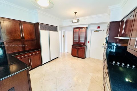 Condominio en alquiler en Coral Gables, Florida, 3 dormitorios, 195.09 m2 № 1993790 - foto 30