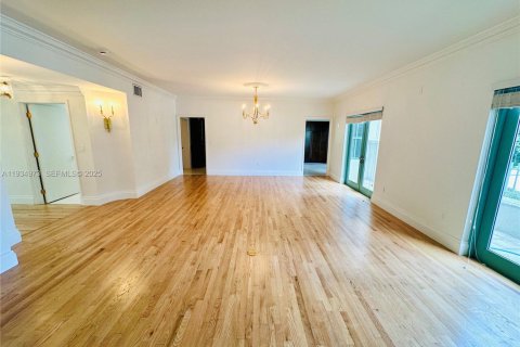 Condominio en alquiler en Coral Gables, Florida, 3 dormitorios, 195.09 m2 № 1993790 - foto 20