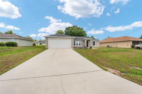 House in Ocala, Florida 3 bedrooms, 129.13 sq.m. № 2226149 - photo 3