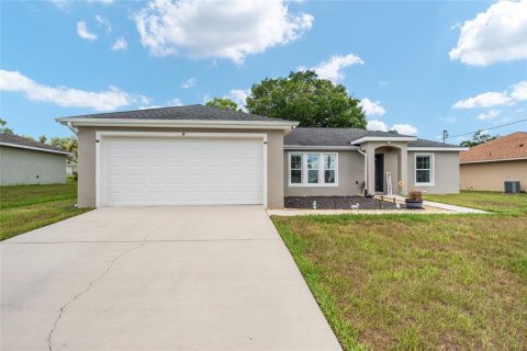 House in Ocala, Florida 3 bedrooms, 129.13 sq.m. № 2226149 - photo 2