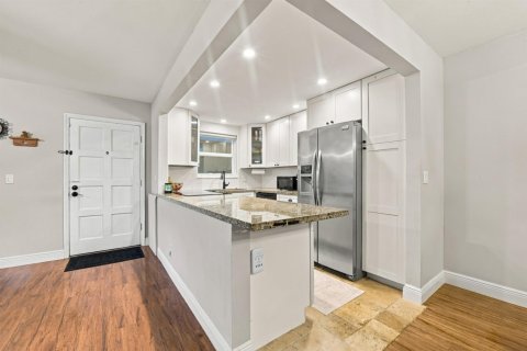 Купить кондоминиум в Бока-Ратон, Флорида 4 комнаты, 90.86м2, № 2411720 - фото 3