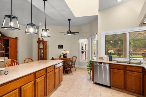 House in Valrico, Florida 4 bedrooms, 250.19 sq.m. № 1847142 - photo 9