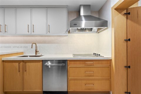 House in Davie, Florida 7 bedrooms, 797.19 sq.m. № 2000278 - photo 22