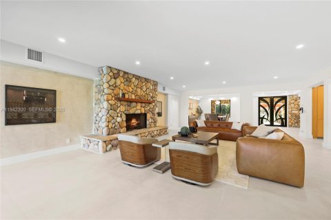 House in Davie, Florida 7 bedrooms, 797.19 sq.m. № 2000278 - photo 24