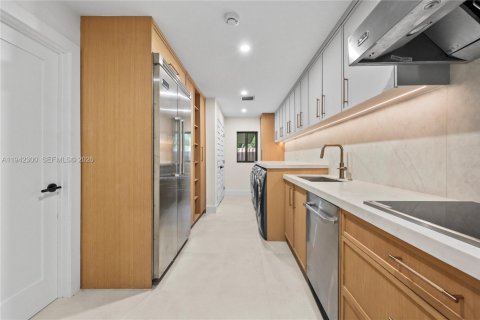 House in Davie, Florida 7 bedrooms, 797.19 sq.m. № 2000278 - photo 21