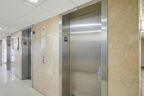 Copropriété à vendre à North Miami, Floride: 2 chambres, 83.15 m2 № 1978412 - photo 23