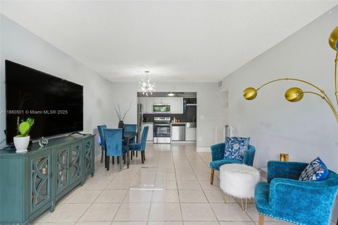 Copropriété à vendre à North Miami, Floride: 2 chambres, 83.15 m2 № 1978412 - photo 4