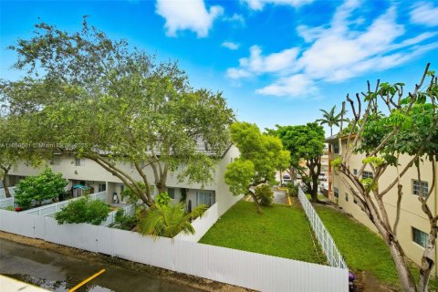 Copropriété à vendre à North Miami, Floride: 2 chambres, 83.15 m2 № 1978412 - photo 18