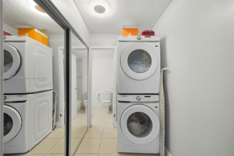Copropriété à vendre à North Miami, Floride: 2 chambres, 83.15 m2 № 1978412 - photo 17