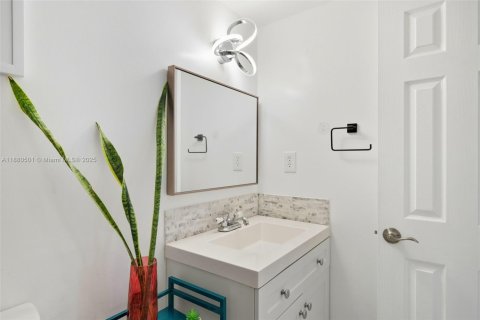 Copropriété à vendre à North Miami, Floride: 2 chambres, 83.15 m2 № 1978412 - photo 12