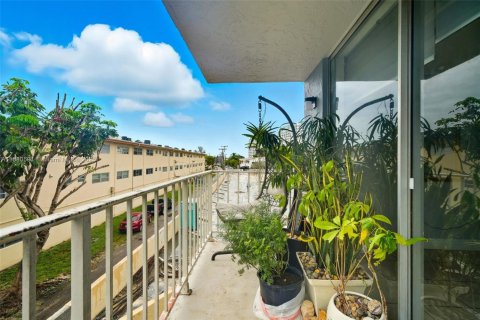 Copropriété à vendre à North Miami, Floride: 2 chambres, 83.15 m2 № 1978412 - photo 19