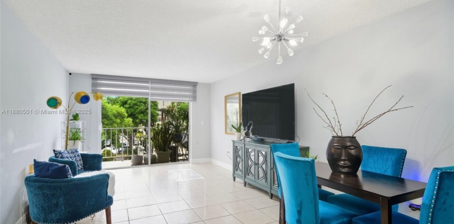 Condo à North Miami, Floride, 2 chambres  № 1978412