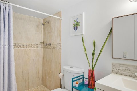 Copropriété à vendre à North Miami, Floride: 2 chambres, 83.15 m2 № 1978412 - photo 11