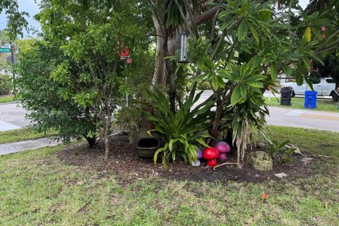 Casa en alquiler en Fort Lauderdale, Florida, 1 dormitorio, 319.77 m2 № 1922073 - foto 4