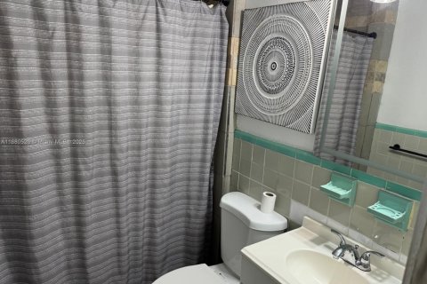 Casa en alquiler en Fort Lauderdale, Florida, 1 dormitorio, 319.77 m2 № 1922073 - foto 9