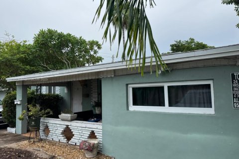 Casa en alquiler en Fort Lauderdale, Florida, 1 dormitorio, 319.77 m2 № 1922073 - foto 3