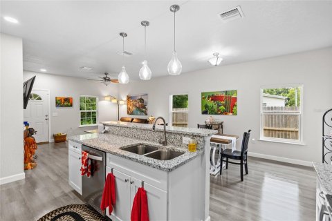 House in Alachua, Florida 3 bedrooms, 128.58 sq.m. № 1777217 - photo 16