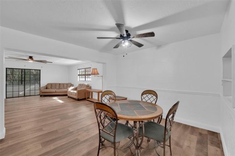 House in Fort Myers, Florida 3 bedrooms, 154.68 sq.m. № 1886166 - photo 21