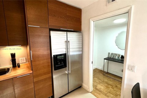 Condominio en venta en Pompano Beach, Florida, 1 dormitorio, 83.61 m2 № 1964720 - foto 3