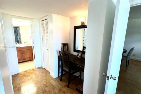 Condominio en venta en Pompano Beach, Florida, 1 dormitorio, 83.61 m2 № 1964720 - foto 18