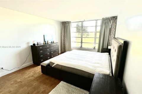 Condominio en venta en Pompano Beach, Florida, 1 dormitorio, 83.61 m2 № 1964720 - foto 14