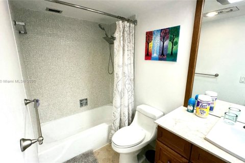 Condominio en venta en Pompano Beach, Florida, 1 dormitorio, 83.61 m2 № 1964720 - foto 21