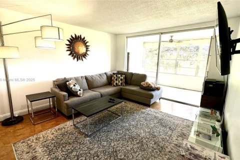 Condominio en venta en Pompano Beach, Florida, 1 dormitorio, 83.61 m2 № 1964720 - foto 9