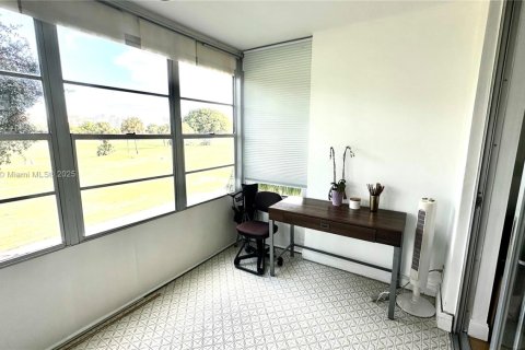 Condominio en venta en Pompano Beach, Florida, 1 dormitorio, 83.61 m2 № 1964720 - foto 11