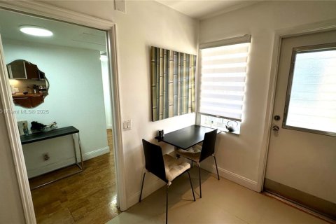 Condominio en venta en Pompano Beach, Florida, 1 dormitorio, 83.61 m2 № 1964720 - foto 4