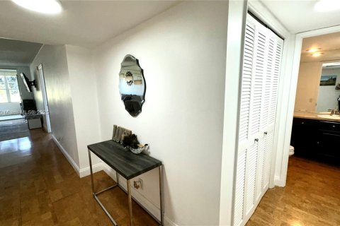 Condominio en venta en Pompano Beach, Florida, 1 dormitorio, 83.61 m2 № 1964720 - foto 5