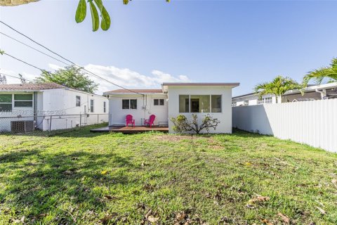 Casa en alquiler en Hallandale Beach, Florida, 2 dormitorios, 93.65 m2 № 2048382 - foto 3