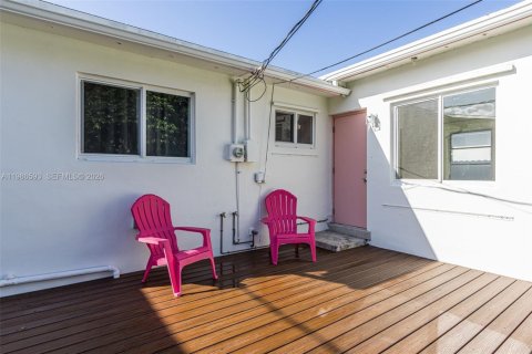 Casa en alquiler en Hallandale Beach, Florida, 2 dormitorios, 93.65 m2 № 2048382 - foto 4