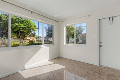 Casa en alquiler en Hallandale Beach, Florida, 2 dormitorios, 93.65 m2 № 2048382 - foto 15