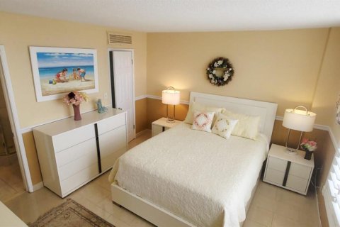 Copropriété à louer à Hillsboro Beach, Floride: 2 chambres, 92.9 m2 № 2181999 - photo 12