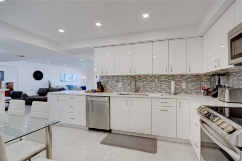 Copropriété à vendre à Fort Lauderdale, Floride: 2 chambres, 133.31 m2 № 2242882 - photo 11