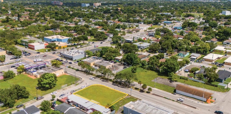 Immobilier commercial à Miami, Floride № 1887468