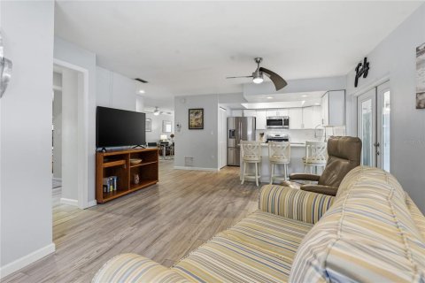 Villa ou maison à vendre à Dunedin, Floride: 3 chambres, 183.39 m2 № 2400041 - photo 13