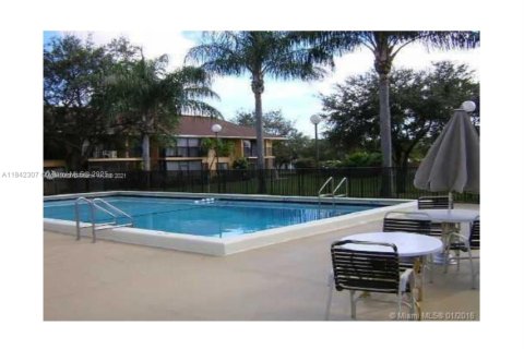 Condominio en venta en Hollywood, Florida, 1 dormitorio, 60.39 m2 № 2076979 - foto 8