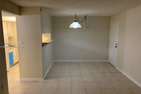 Condominio en venta en Hollywood, Florida, 1 dormitorio, 60.39 m2 № 2076979 - foto 5