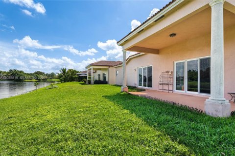 Casa en venta en Miami, Florida, 3 dormitorios, 215.53 m2 № 2381894 - foto 21