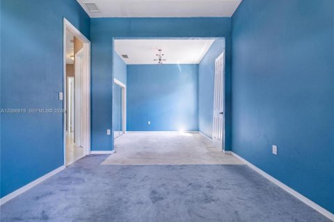 Casa en venta en Miami, Florida, 3 dormitorios, 215.53 m2 № 2381894 - foto 30