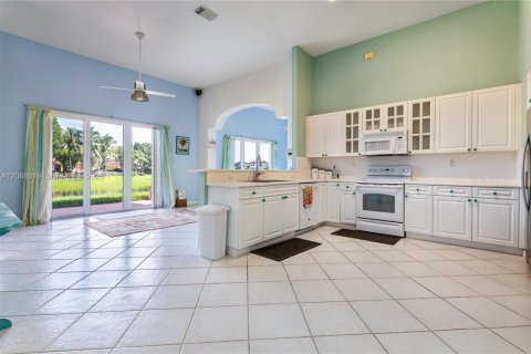 Casa en venta en Miami, Florida, 3 dormitorios, 215.53 m2 № 2381894 - foto 13