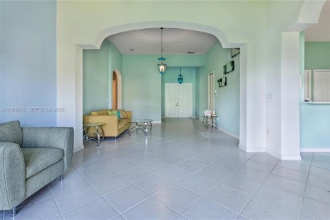 Casa en venta en Miami, Florida, 3 dormitorios, 215.53 m2 № 2381894 - foto 10