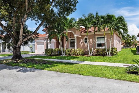 Casa en venta en Miami, Florida, 3 dormitorios, 215.53 m2 № 2381894 - foto 2