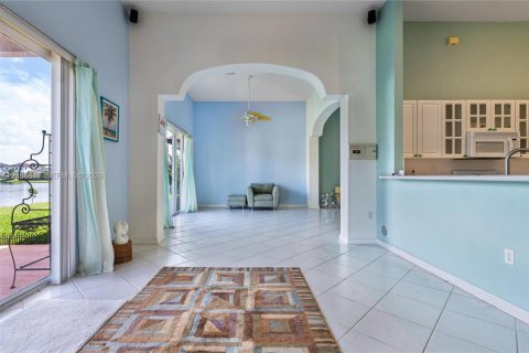 Casa en venta en Miami, Florida, 3 dormitorios, 215.53 m2 № 2381894 - foto 5