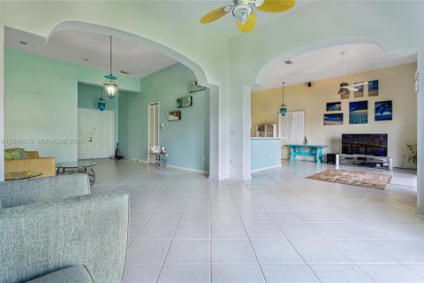 Casa en venta en Miami, Florida, 3 dormitorios, 215.53 m2 № 2381894 - foto 7