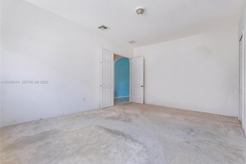 Casa en venta en Miami, Florida, 3 dormitorios, 215.53 m2 № 2381894 - foto 23
