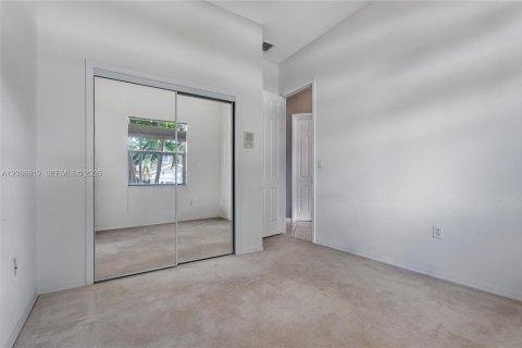 Casa en venta en Miami, Florida, 3 dormitorios, 215.53 m2 № 2381894 - foto 28