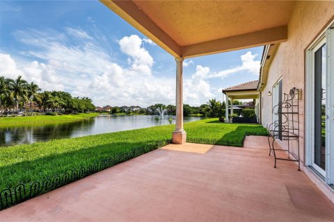 Casa en venta en Miami, Florida, 3 dormitorios, 215.53 m2 № 2381894 - foto 19